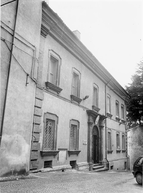 Scuola I. T. S. Commerciale e per Geometri 